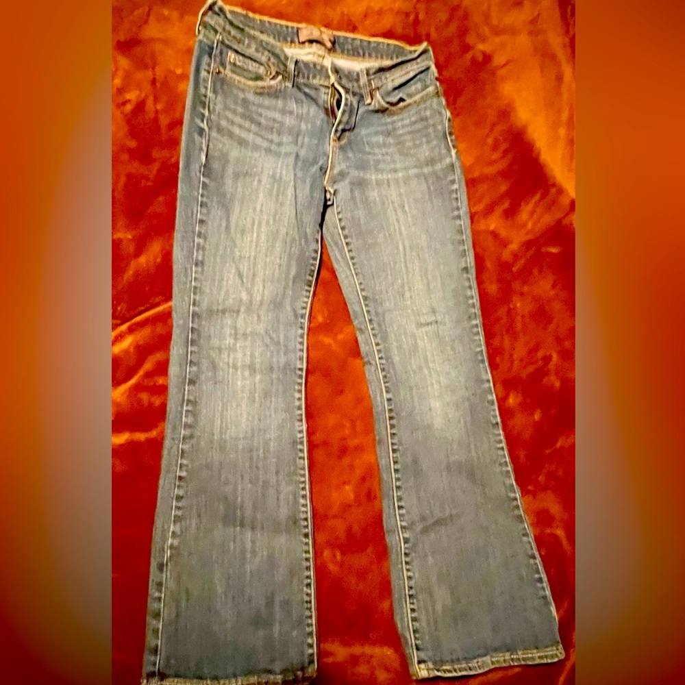 Levi’s slight curve jeans